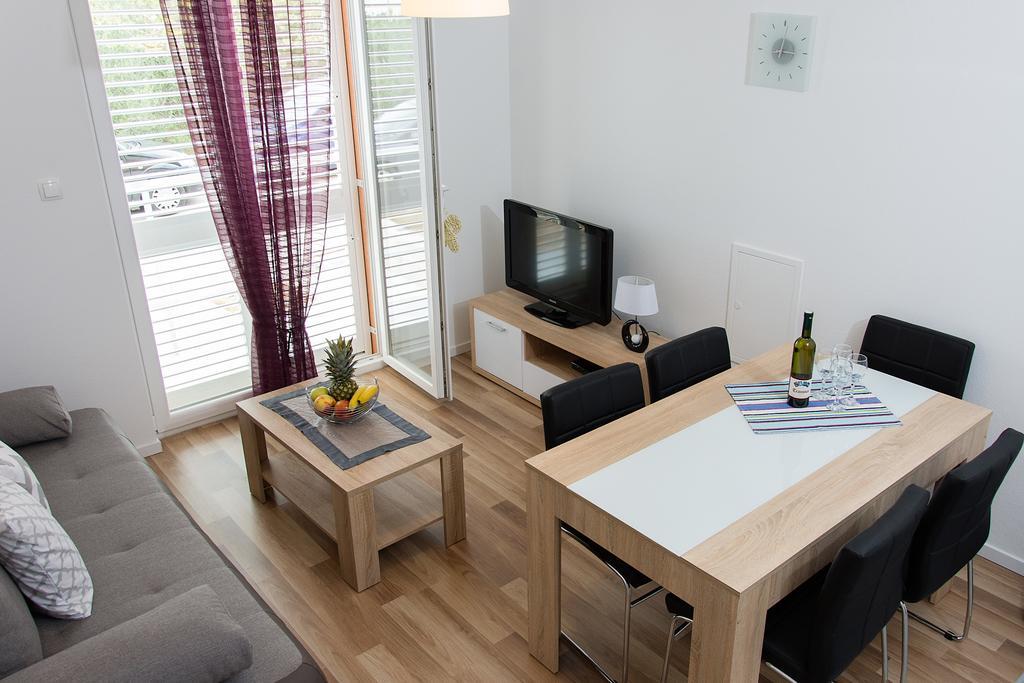 Apartment Gamma With Hydromassage Mini Pool Near Split Žrnovnica Kültér fotó