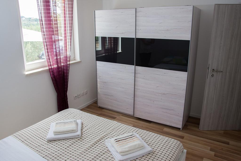 Apartment Gamma With Hydromassage Mini Pool Near Split Žrnovnica Kültér fotó