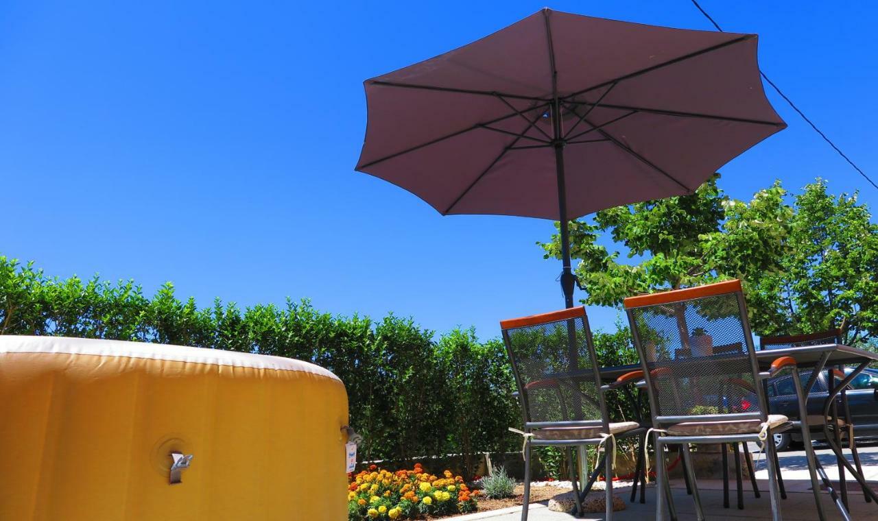 Apartment Gamma With Hydromassage Mini Pool Near Split Žrnovnica Kültér fotó